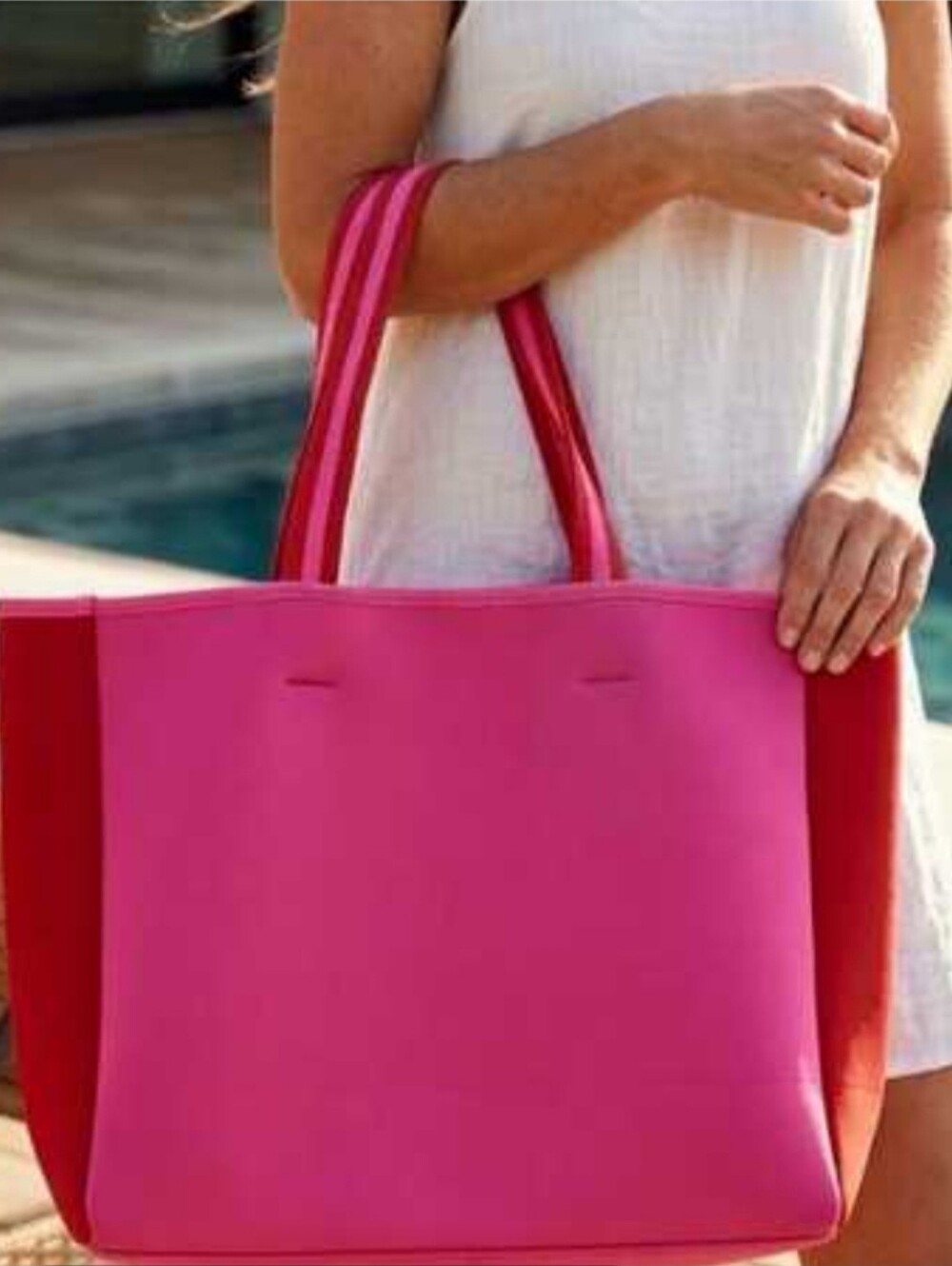 Summersalt Neoprene Beach Tote is a durable, water-resistant bag